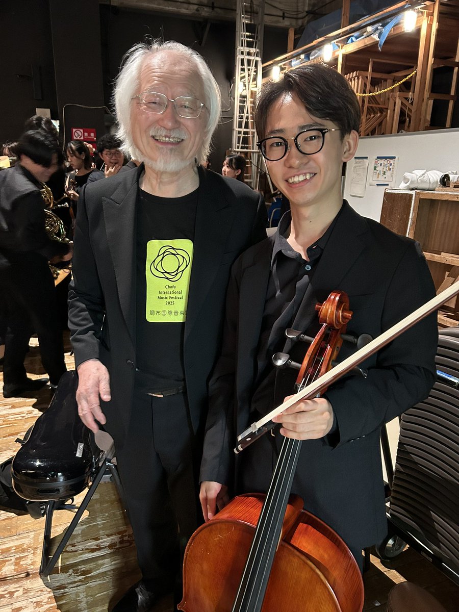 参加させていただきました。

こんなに刺激の溢れる世界があるとは！細々音楽を学ぶ身で、素晴らしい音楽家の皆さまに混ぜていただけたことがとても嬉しいです。

お世話になった先生方、超絶アウェーで人見知り爆発だった青山(笑)と仲良くしてくださったメンバーの皆さん、ありがとうございました！