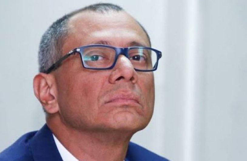 VA POR TI 🇪🇨.!!
SI HAY JUSTICIA EN EL PAÍS, ESTE SINVERGÜENZA CORRUPTO DEBERÁ PUDRIRSE EN LA #ROCA.!!