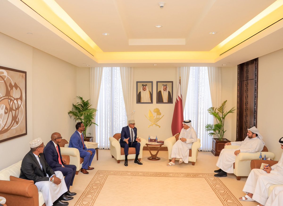 President Abdirahman Irro Holds Strategic Meeting with Prime Minister of Qatar

His Excellency Dr. Abdirahman Mohamed Abdillahi (Irro), President of the Republic of Somaliland, held a productive meeting with His Excellency Sheikh Mohammed bin Abdulrahman bi Jasim Al-Thani, Prime