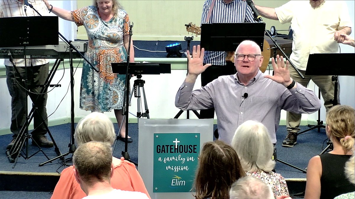 GatehouseChurch's tweet photo. Amazing evening of praise, prayer, &amp; fellowship at the Elim Praise Churches Together event last night. Thank you @MarkGRyan for a thoughtful message and encouraging prayer time. Thanks to everyone who came along. It was such a blessing to host you and celebrate Jesus together! https://t.co/eJXH0z0BLL