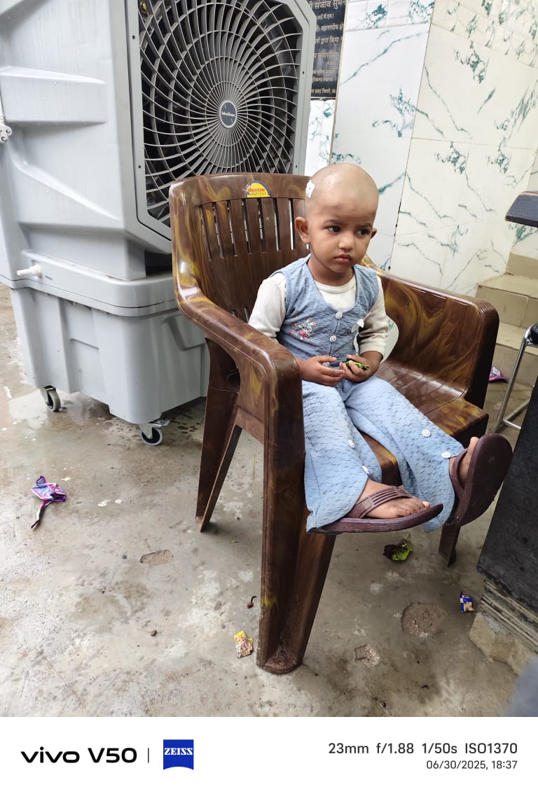 iamvershaverma's tweet image. Help help help
Lucknow
चिनहट थाने पे ये बच्ची भटक कर बैठी है
बच्ची आस पास की ही है ।
कृपया शेयर करे और यदि कोई जानता है बच्ची को तो दिए गए नंबर पे कॉल करे ।
बच्ची लगभग ढाई वर्ष की है कुछ बात नहीं पा रही है ।
दिनांक : 30/09/25
8318193805
+919897167518