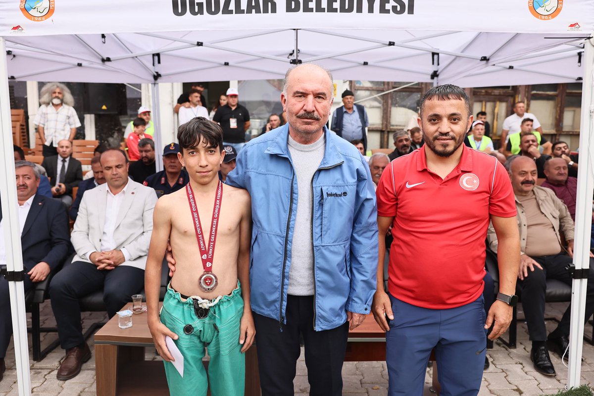 📌29 Haziran'da Çorum'da gerçekleştirilen ve 570 güreşçinin katıldığı Yıldızlar Karakucak Güreşi Türkiye Şampiyonası'nda, güreşçimiz Yusuf Tali Türkiye 3.sü oldu.

📌 Sporcu gösterdiği başarıdan dolayı tebrik ederiz.
