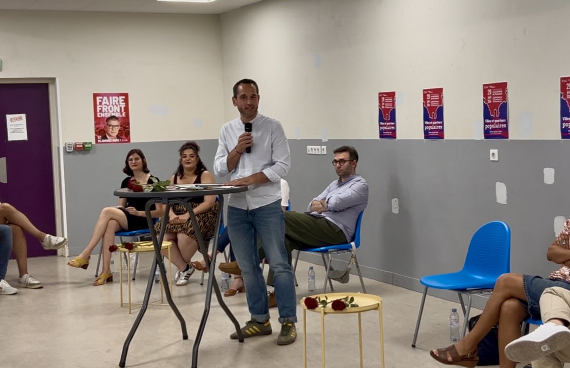 🌹 Quelle fête de la rose à Montreuil ! Une mobilisation massive, des invité•es de grande qualité, une gauche populaire qui s’affirme. Un immense bravo à <a href="/Loline_B/">Loline Bertin</a> dont l’engagement sans faille a rassemblé et galvanisé. La campagne est maintenant lancée! #Montreuil2026