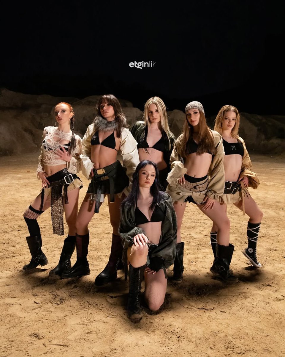 Hiçbir şarkı patlatmadan direkt harbiye konseri projenin arkasındaki üst aklı öyle böyle merak etmedik bakalım gençleri bu manifest ayağına nasıl zehirleyecekler izleyip görelim