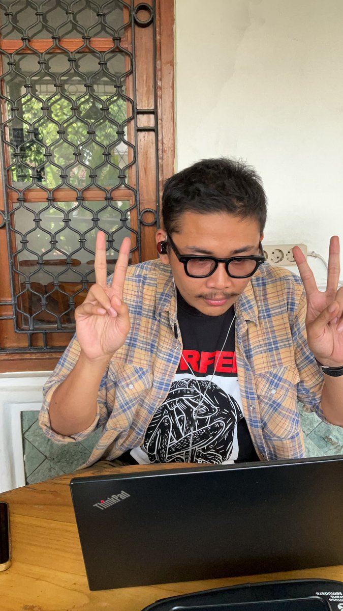 PahleviJR's tweet photo. @briancuggg Tapi raimu mau haha hihi wae https://t.co/3vHqCjENWd