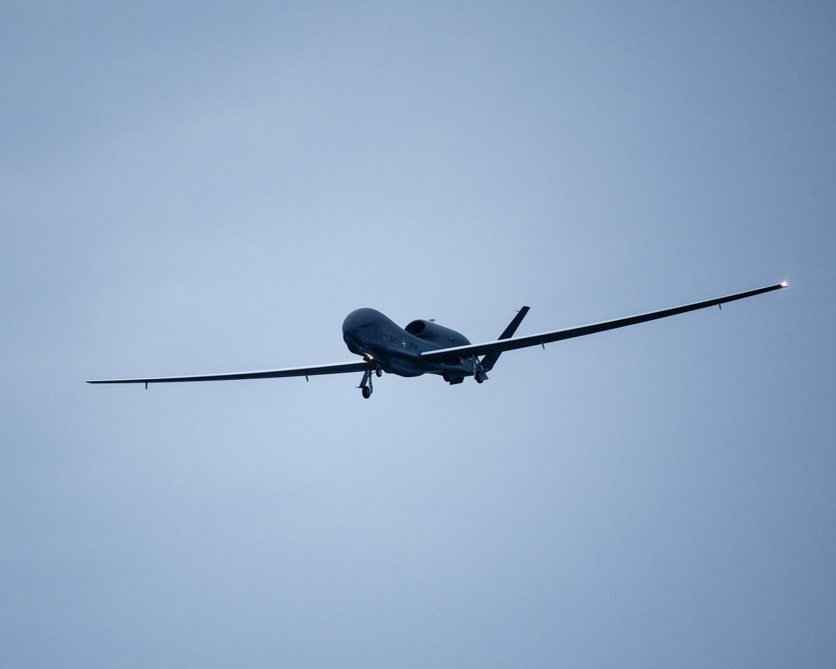 NATO_AIRCOM's tweet image. NATO's RQ-4D Phoenix demonstrates Agile Combat Employment (ACE) capabilities during mission to 🇫🇮
The deployment of the remotely piloted aircraft underscores NATO’s ability to project ISR capability flexibly across the entire Alliance territory
Read More:ac.nato.int/archive/2025-2…