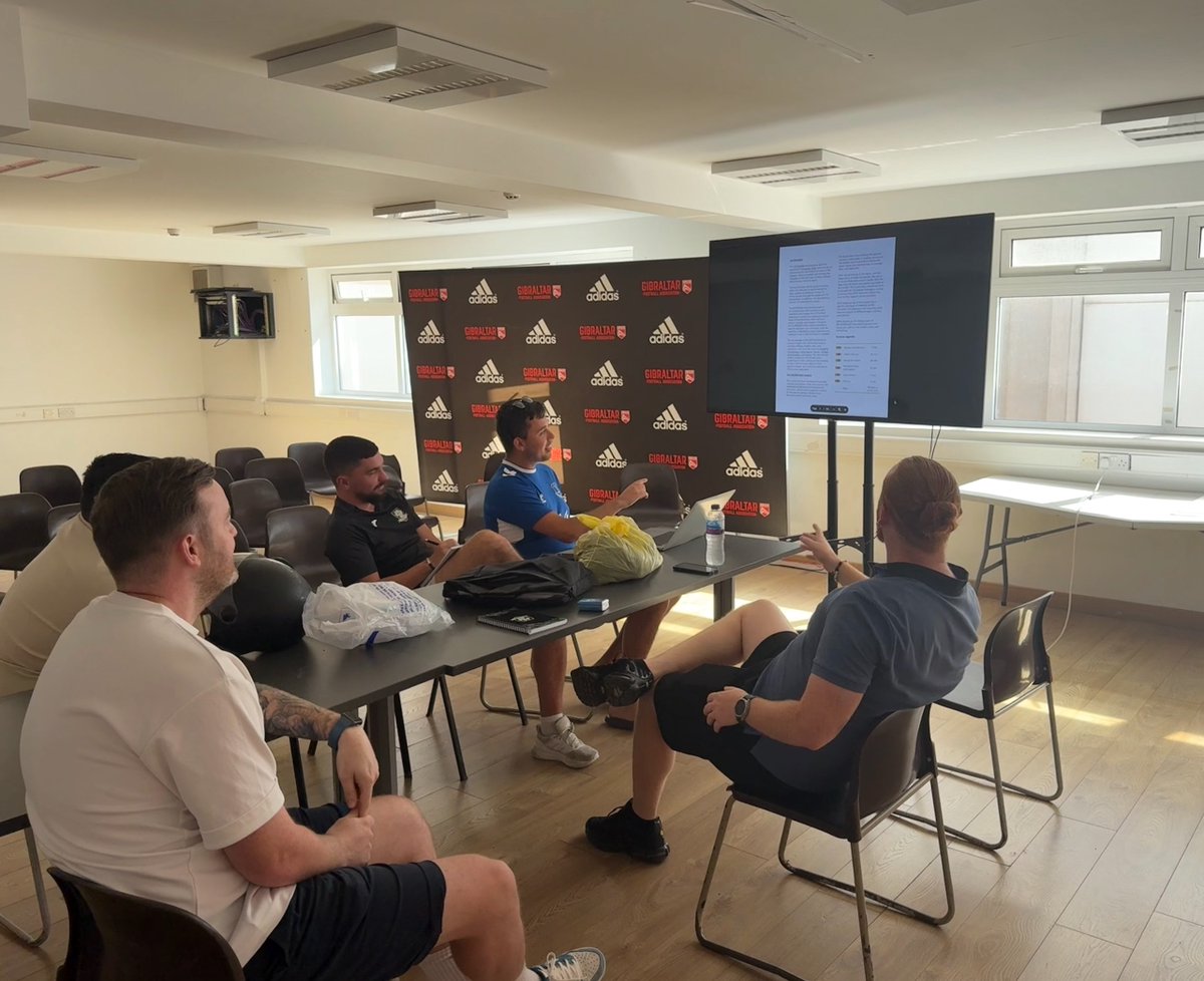 Our coaching staff and committee members recently hosted an important workshop on the Outraged Toolkit, provided by UEFA.

Together, we’re committed to tackling discrimination and promoting equality on and off the pitch.
#FCHoundDogs #EqualGame #NoToRacism #UEFA