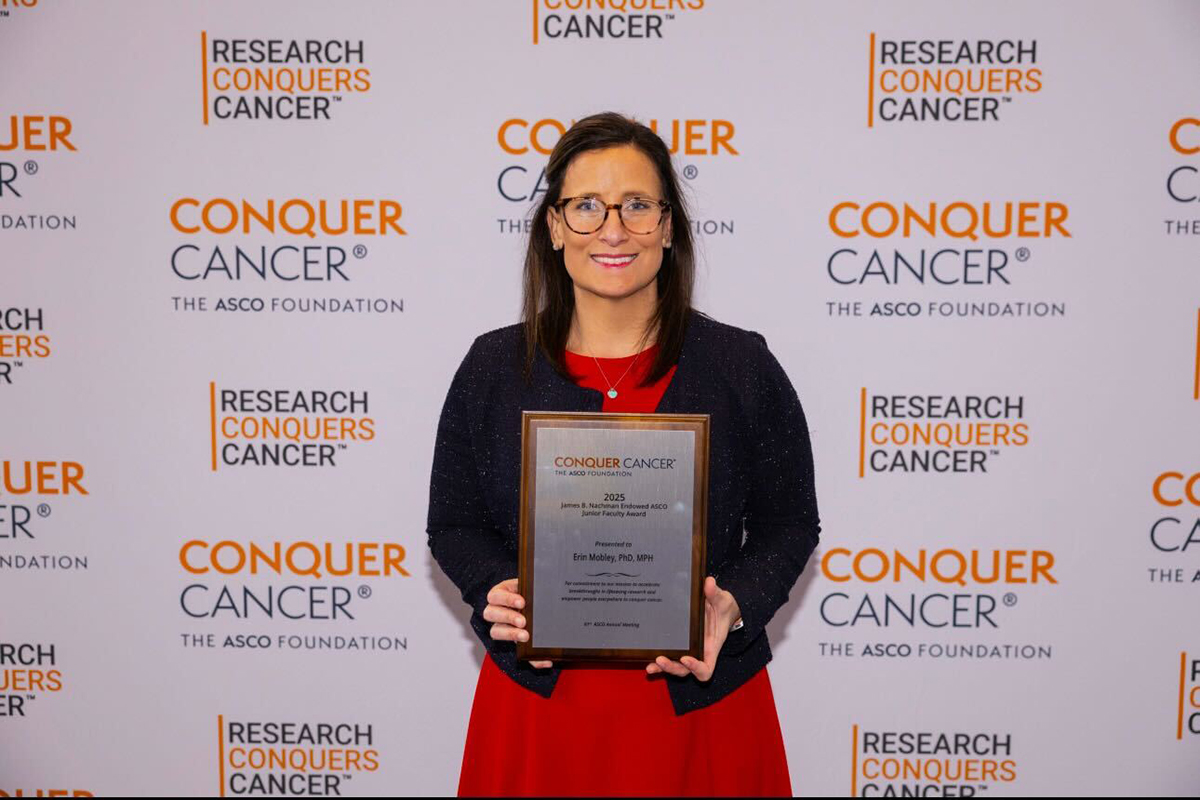 UFMedicineJax's tweet image. Erin Mobley, PhD, MPH, a UF College of Medicine – Jacksonville assistant professor, has been named a 2025 Special Merit Award recipient by Conquer Cancer, the American Society of Clinical Oncology, or ASCO, foundation. Read more about this achievement. med.jax.ufl.edu/news/story/?id…