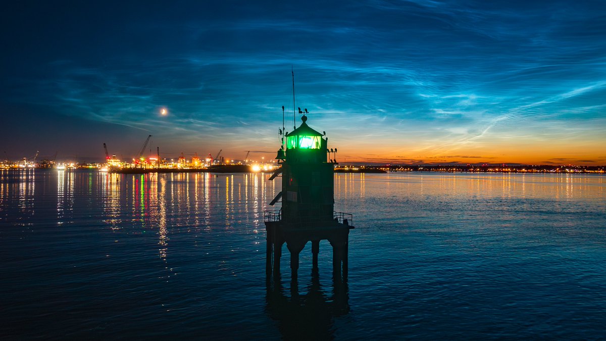 The start of last night's epic noctilucent cloud display over North Bank Lighthouse in Dublin Bay.