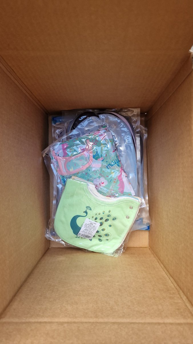 MinisterBoomer's tweet image. Tour 62 to @UAsisters and @DefactoHumanity is on it's way to Ukraine. Among other things with power stations & powerbanks, dog food, lots of vitamins and electrolytes from you, diapers, hygiene products for pregnant/nursing women and of course some equipment for the defenders.