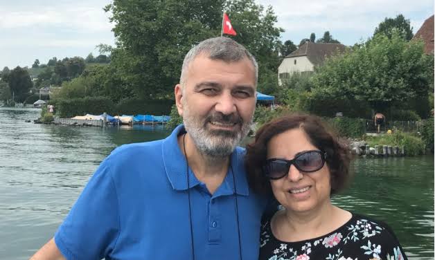 Denizli_KHK's tweet photo. Doç. Dr. Esen Savaş hocamızın Prof. Dr. Haluk Savaş ile KHK mağduriyetine karşı verdikleri hukuk ve adalet mücadelesi asla unutulmayacak. Allah’tan rahmet, yakınlarına sabır dileriz. Mekânı cennet olsun. https://t.co/3nxCl9FA9C