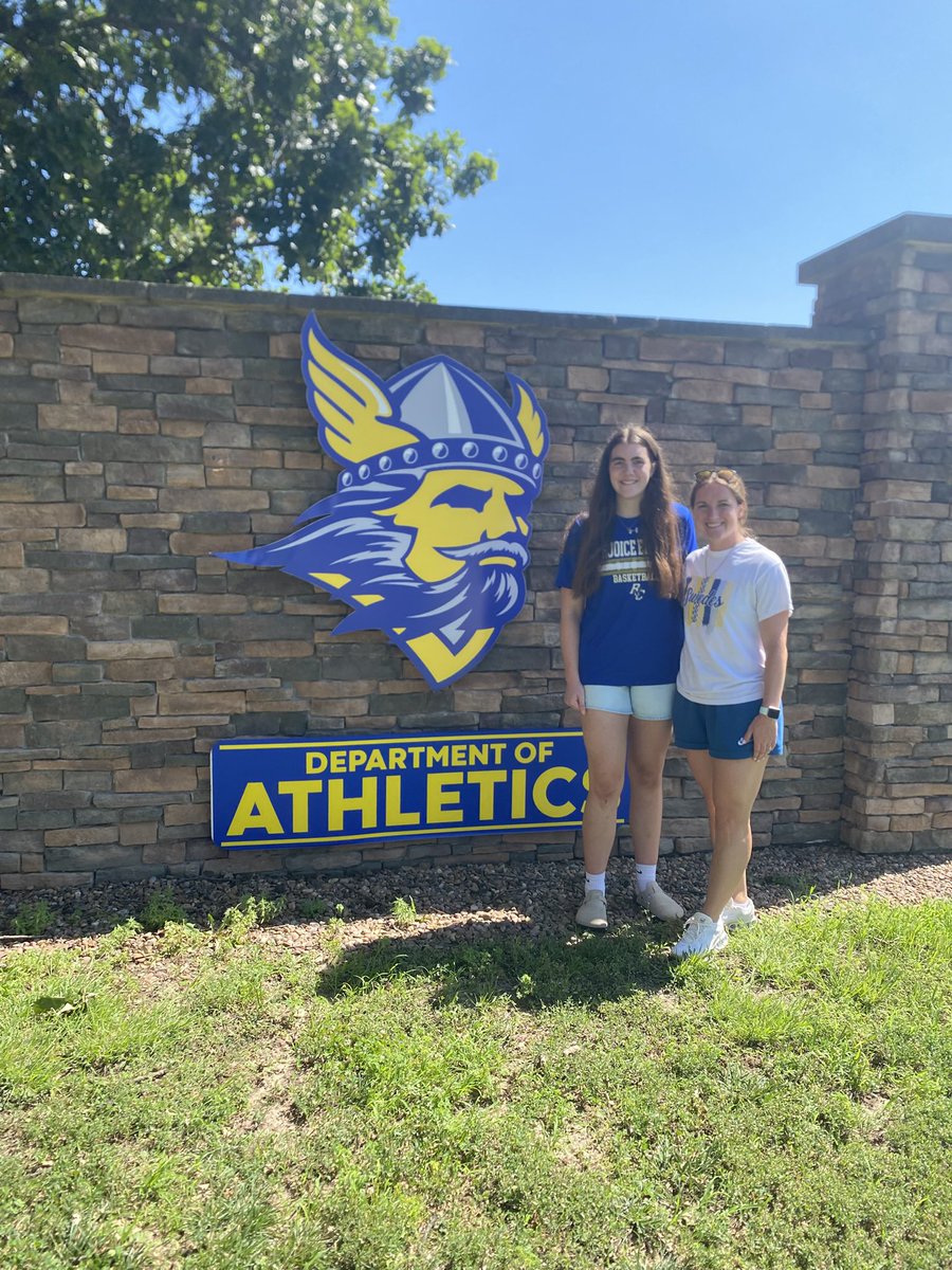 SarahHeiskell's tweet image. After a wonderful visit and conversation with @Coach_Sarah15, I am blessed to have received an offer to play basketball for @bcswedeswbb. Thank you so much for this opportunity and for believing in me!
@devries_mickey @CoachDenslow @Rejoice_Eagles @coachfroese