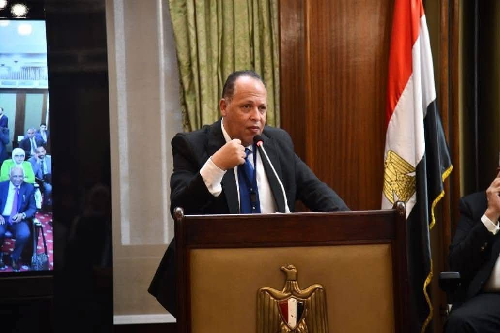 قررت نيابة أمن الدولة اليوم استمرار حبس استاذ ايمن عصام الدين المحام، وايضا ٦ متهمين المتضامنين مع قافلة الصمود العالمية، ١٥ يوما علي ذمة التحقيقات.