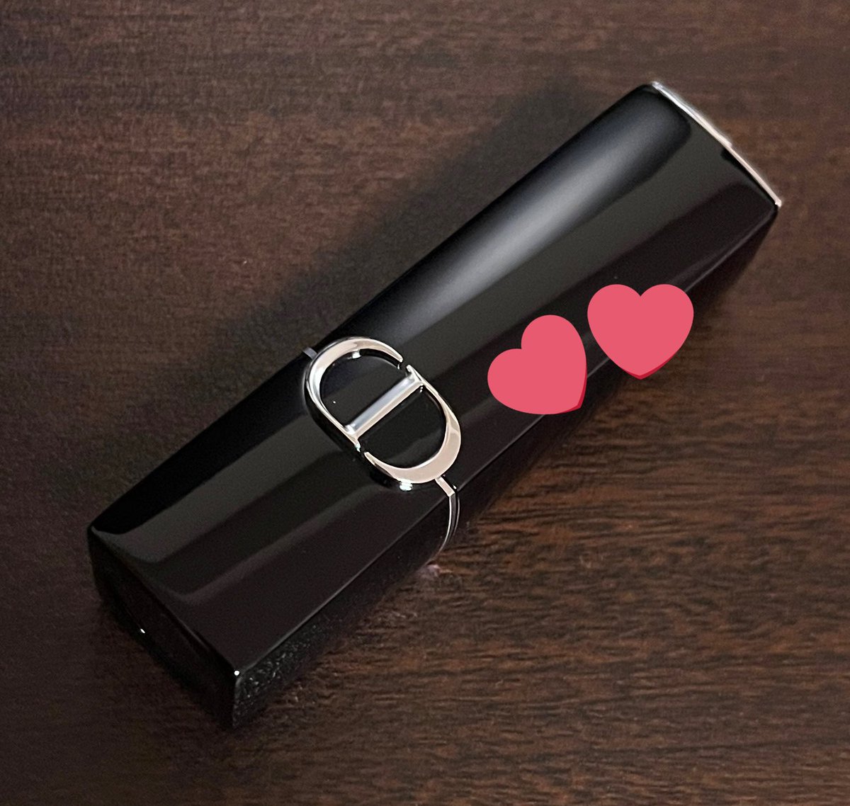 義姉から誕生日プレゼントにリップもらった🥹
うれし〜🥹🥹🥹🥹
刻印入れてくれてる🥰