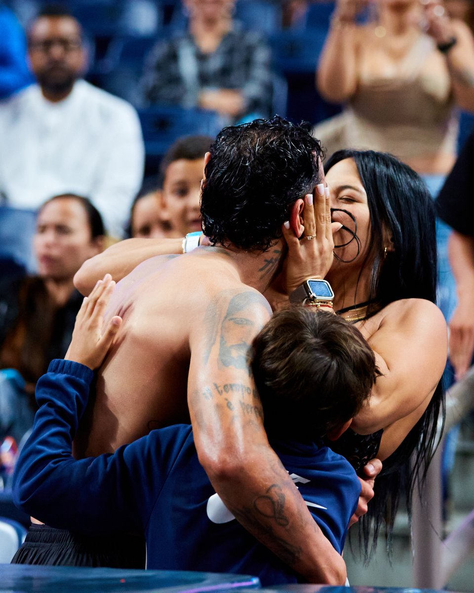 La leyenda del fútbol venezolano
La leyenda de la #LigaMonumental
Un hombre de FAMIGLIA 🇾🇪

Richard José Blanco Delgado. ✈️