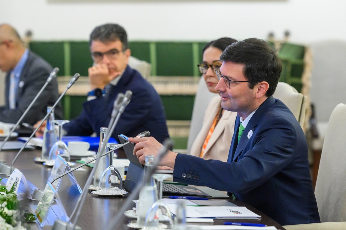 “CAF ha sido clave en la historia del IDFC, y hoy somos una institución más fuerte gracias a este espacio de aprendizaje y alianzas estratégicas", contó <a href="/GianpLeonc1/">Gianpiero Leoncini</a>, vicepresidente ejecutivo de <a href="/AgendaCAF/">CAF</a>, durante el IDFC Steering Group Meeting en el marco del #FfD4 en Sevilla