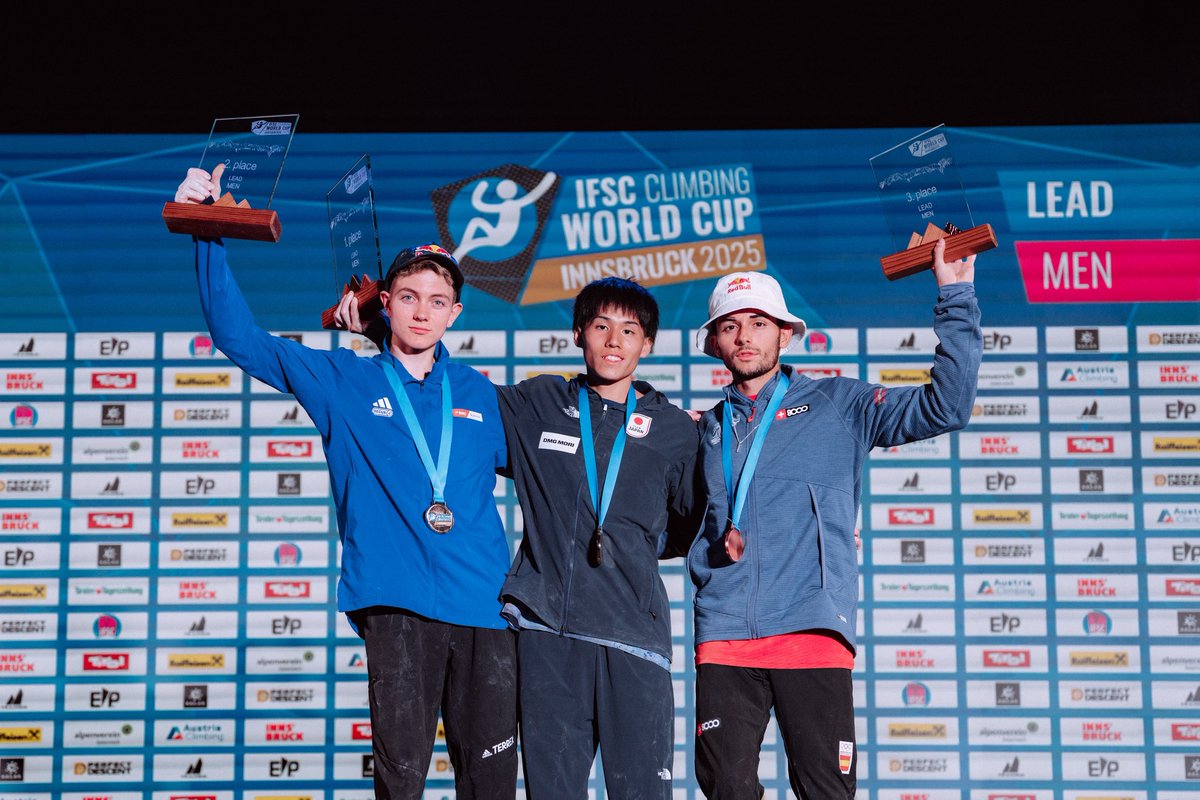🔝 Tres pruebas. Tres podios.

🧗‍♂️ Alberto Ginés consigue la tercera posición en la prueba de dificultad de la Copa del Mundo de Innsbruck.

El extremeño ya subió al tercer escalón del podio en las dos primeras pruebas, las de Wujiang y Bali.

¡Enhorabuena! 

📸 <a href="/fedme_es/">Fedme</a>