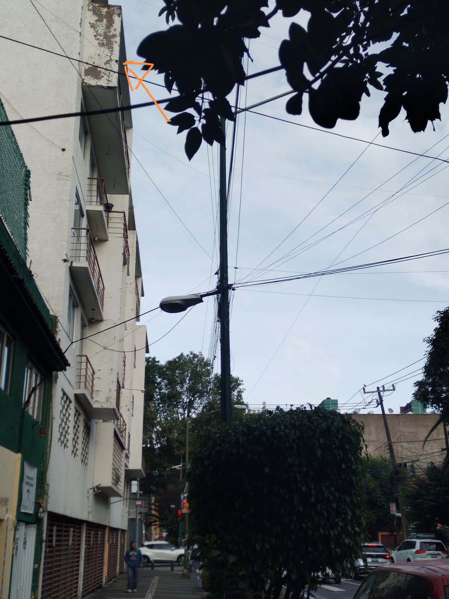 Buen día, podrían brindarnos la atención de verificar este balcón ubicado en Ahorro Postal #76 col. Josefa Ortiz de Domínguez, caen piedras sobre la vía pública y puede ocasionar un accidente,  es paso de bastante gente,gracias <a href="/LuisMendozaBJ/">Luis Mendoza Acevedo</a> <a href="/BJAlcaldia/">Alcaldía de Benito Juárez</a>