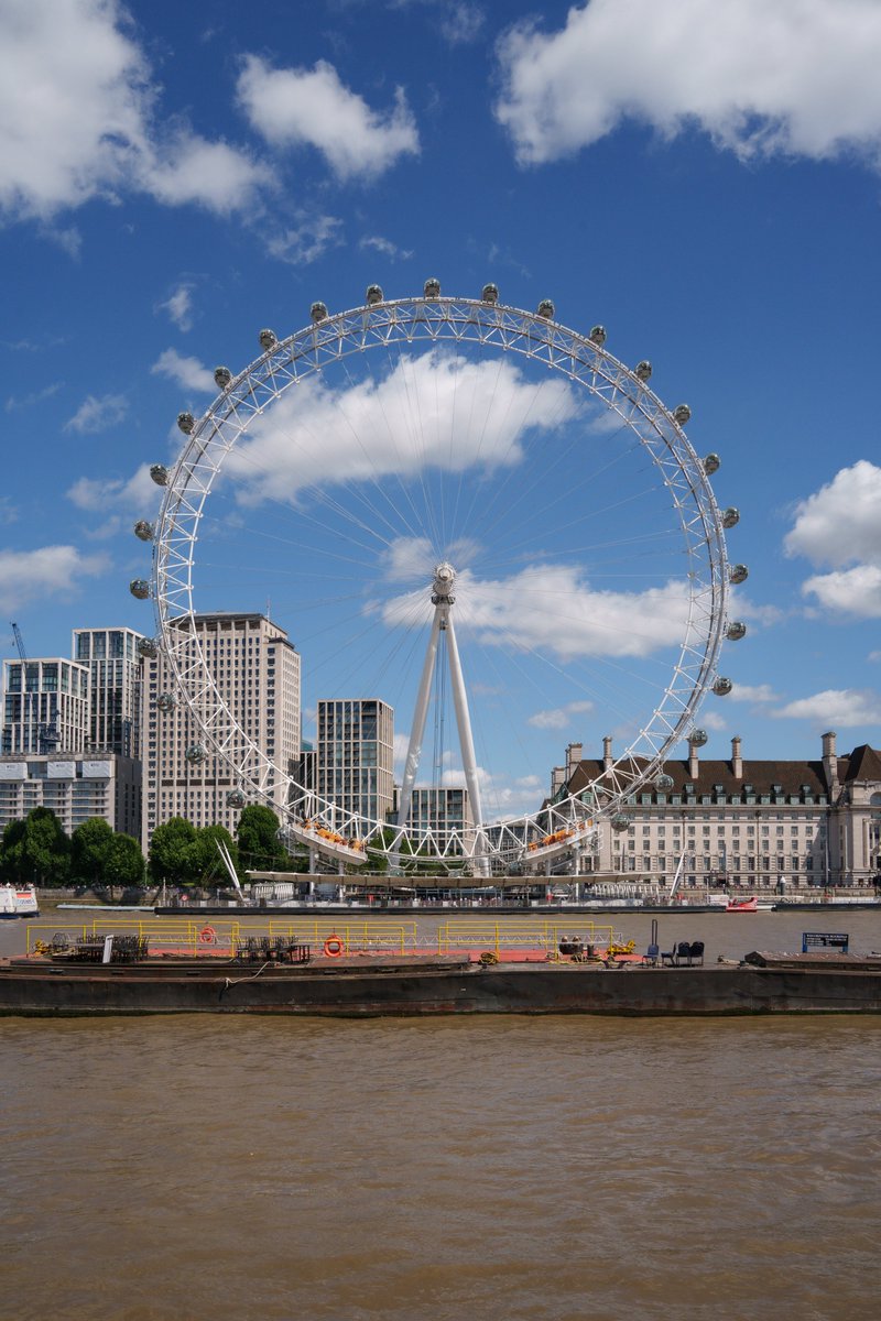 Nick_Baker777's tweet image. Had a bit of time to kill after the march on Saturday, so I went for a stroll over to Enbankment and up to Big Ben/Westminster. I walked across the bridge but decided to turn around and head back to get the tube over to Paddington. Crowds were insane and the heat was too much…