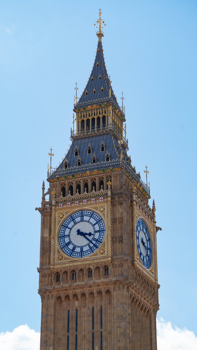 Nick_Baker777's tweet image. Had a bit of time to kill after the march on Saturday, so I went for a stroll over to Enbankment and up to Big Ben/Westminster. I walked across the bridge but decided to turn around and head back to get the tube over to Paddington. Crowds were insane and the heat was too much…