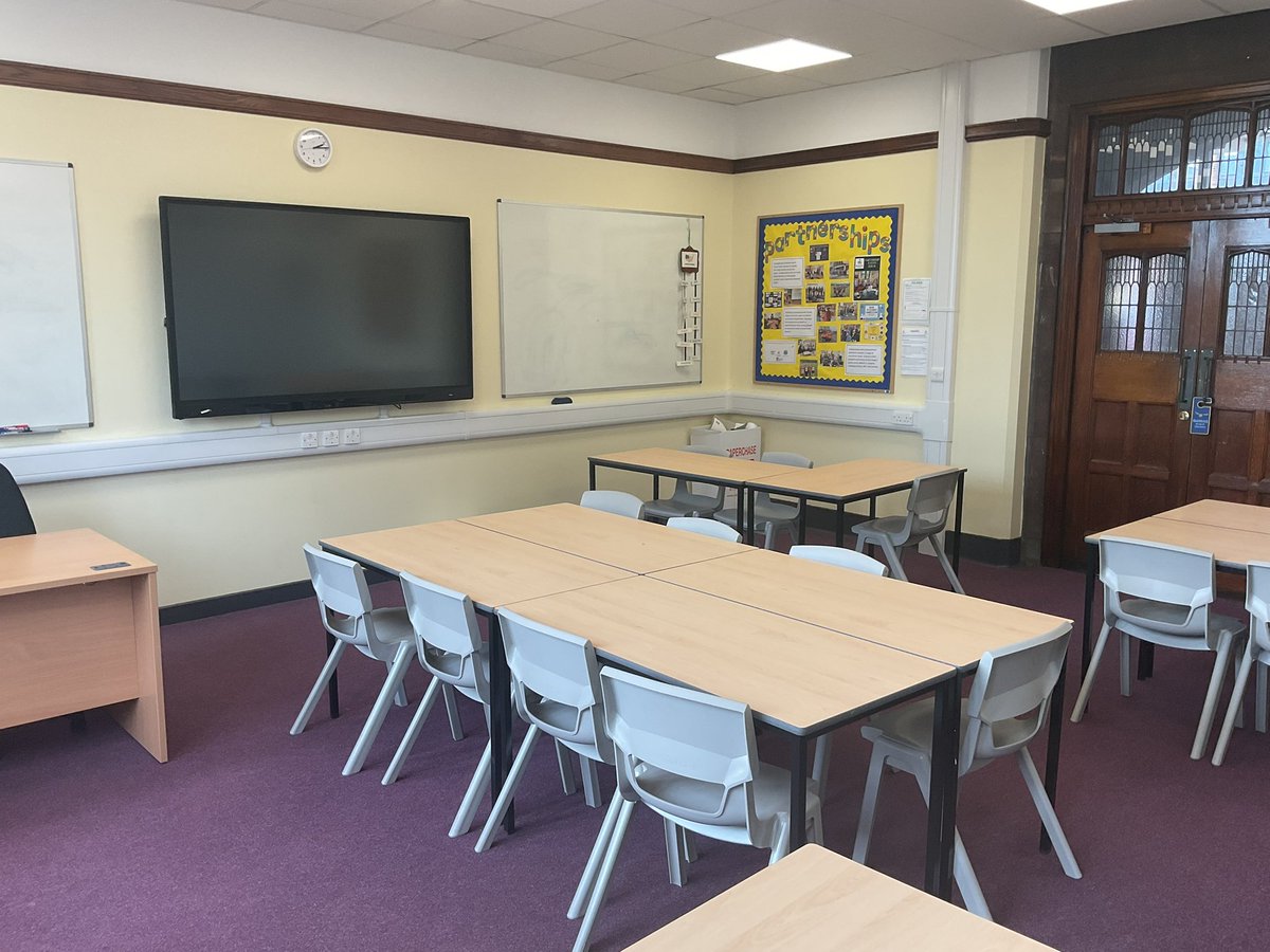 We are over the moon about the fact that we now have a “Partnerships Classroom” in school which will be used for many of the activities we do which involve students coming to visit us from other schools!