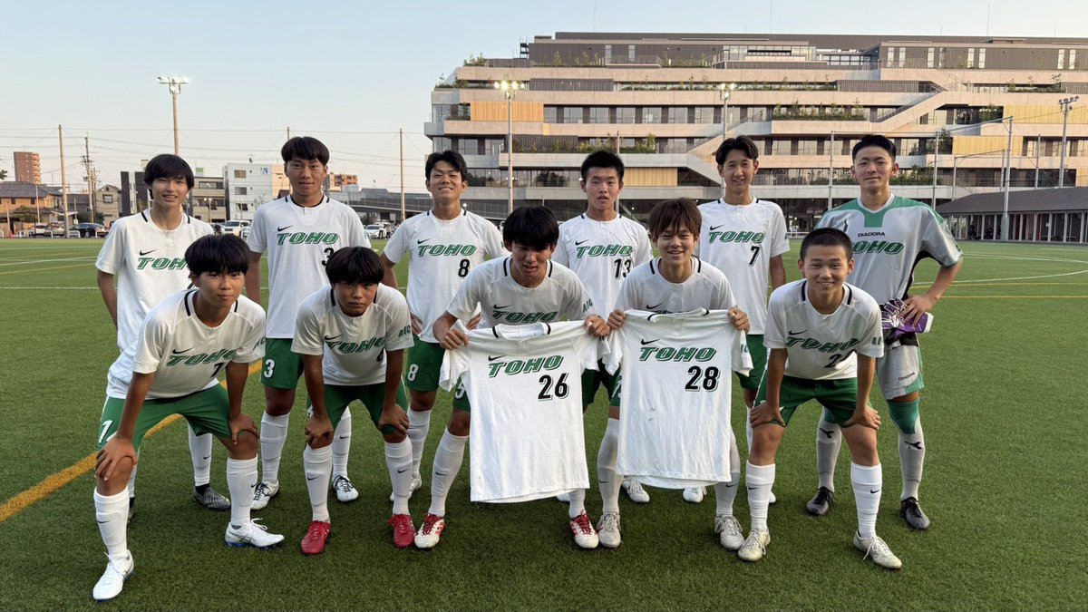 リーグ戦結果
1部
東邦0-2東海学園

3部
東邦2nd4-1愛工大名電C
得点者  オウンゴール 比嘉 平井 百瀬

地区3部
東邦3rd2-1名経大高蔵G
得点者  伽羅山須 松村

新体制で課題が多く残った試合になりました。
リーグ戦の期間が空くので夏に成長できるよう頑張ります。
熱い応援ありがとうございました。