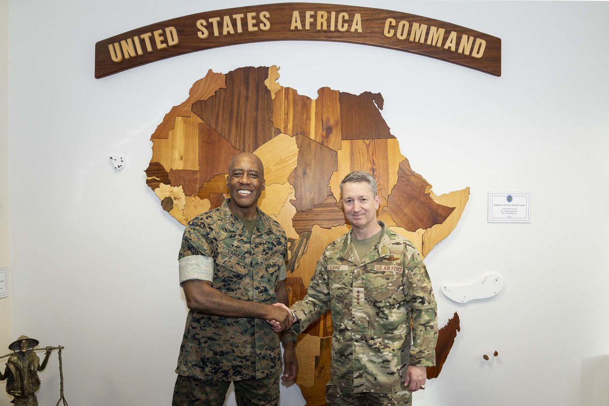 thejointstaff's tweet image. The dedicated servicemembers at @USAfricaCommand advance U.S. interests by strengthening the defense capabilities of African nations through military training, exercises, and assistance. General Dan Caine joined them in person today to recognize the importance of this mission.