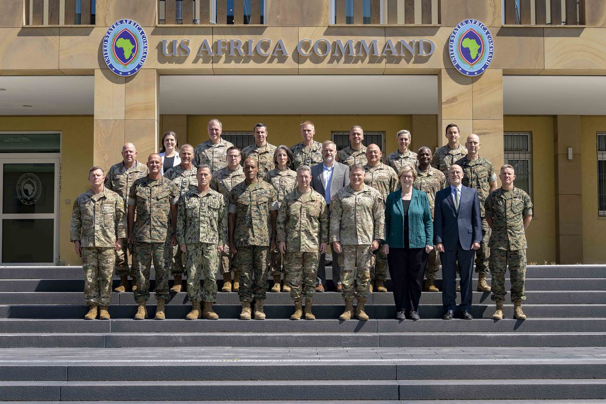 thejointstaff's tweet image. The dedicated servicemembers at @USAfricaCommand advance U.S. interests by strengthening the defense capabilities of African nations through military training, exercises, and assistance. General Dan Caine joined them in person today to recognize the importance of this mission.