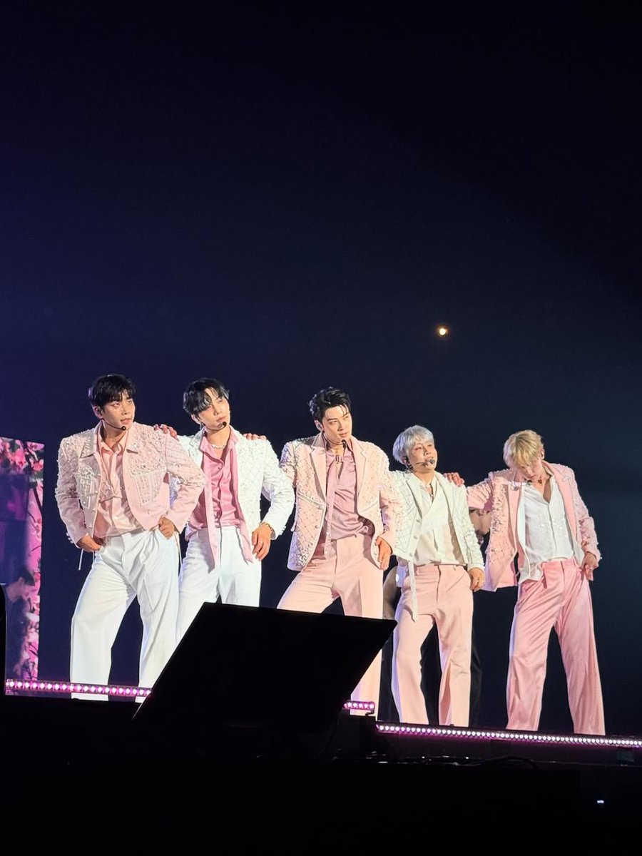Kkorepo's tweet photo. 「#ASTRO」#チャウヌ、ファンとの楽しい時間…単独コンサート「The 4th ASTROAD[Stargraphy]」ビハインドカット公開
🔗https://t.co/tEHzTKG5En https://t.co/NNgAMoWVN6