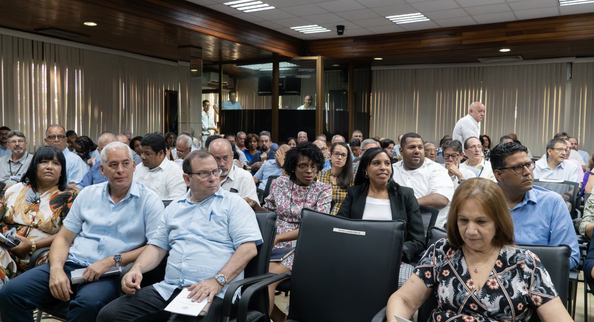 BrunoRguezP's tweet photo. Comenzó Reunión Anual de Jefes y Jefas de Misiones de @CubaMINREX, donde estaremos intercambiando sobre la situación nacional e internacional y resultados alcanzados hasta la fecha.

Defensa de la Patria y bienestar del pueblo son prioridades de nuestra #DiplomaciaRevolucionaria. https://t.co/V0GyRSOaes