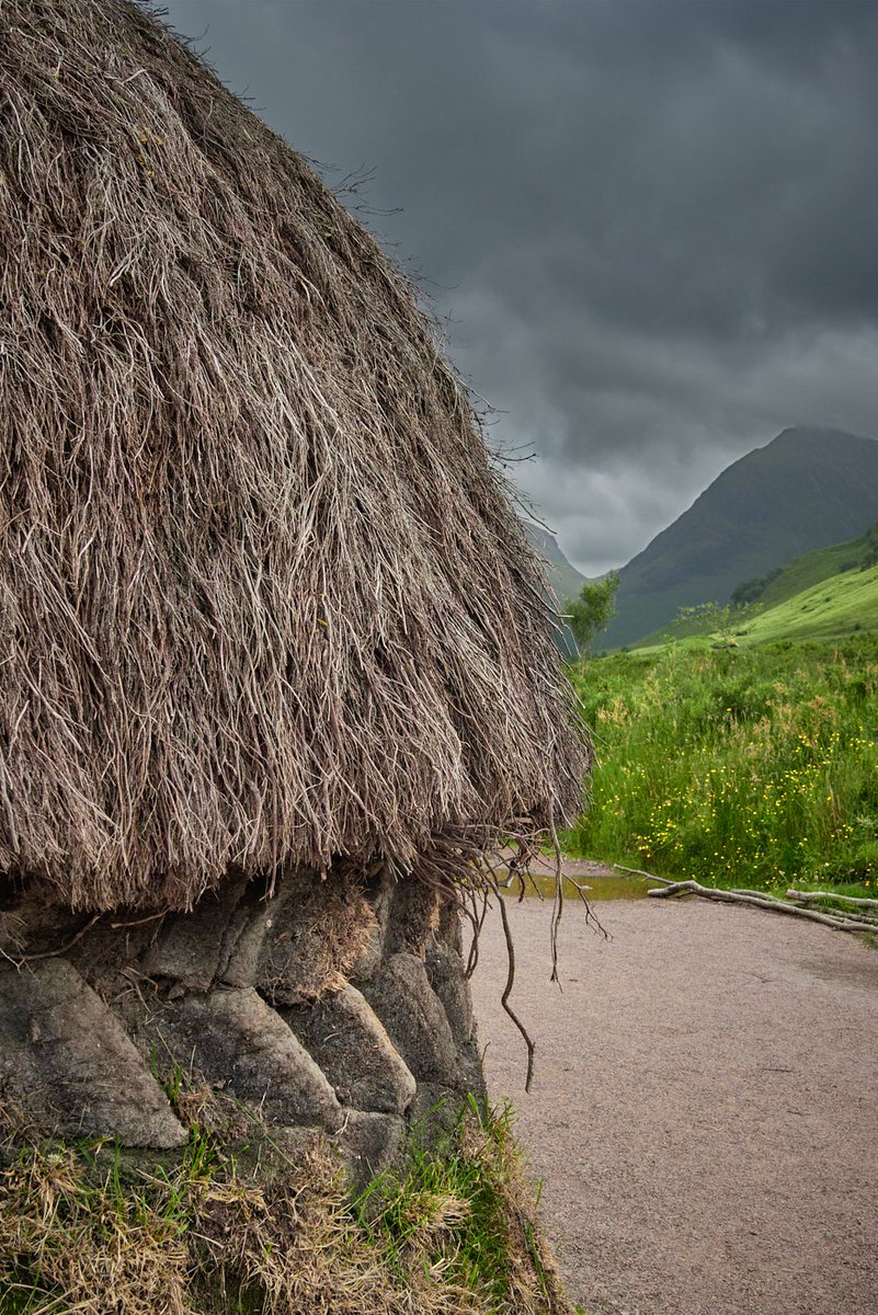 57seoras's tweet image. Glencoe turf house. I hope there's a disclaimer as to its relevant authenticity. Good idea and tourists will get something of an idea, construction etc except for the living conditions and probable squalor of the time.
Kids might be inspired 🤔so good for that.
#Archaeology