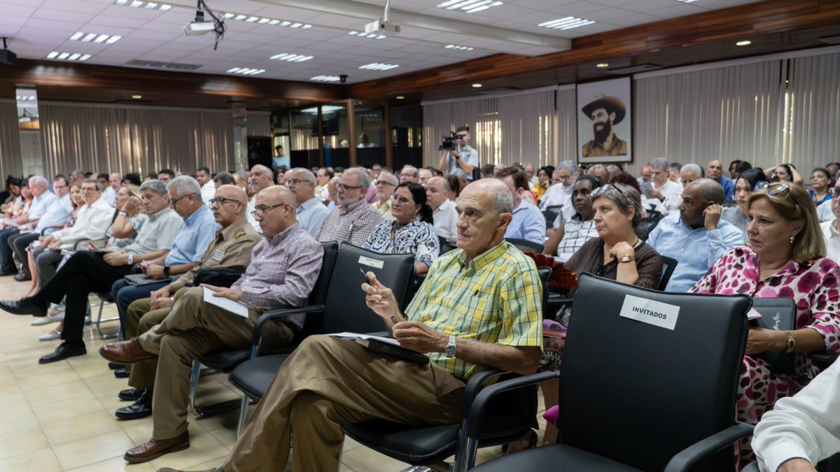 Bruno Rodríguez P (@brunorguezp) on Twitter photo Comenzó Reunión Anual de Jefes y Jefas de Misiones de <a href="/CubaMINREX/">Cancillería de Cuba</a>, donde estaremos intercambiando sobre la situación nacional e internacional y resultados alcanzados hasta la fecha.
Defensa de la Patria y bienestar del pueblo son prioridades de nuestra #DiplomaciaRevolucionaria. Comenzó Reunión Anual de Jefes y Jefas de Misiones de <a href="/CubaMINREX/">Cancillería de Cuba</a>, donde estaremos intercambiando sobre la situación nacional e internacional y resultados alcanzados hasta la fecha.
Defensa de la Patria y bienestar del pueblo son prioridades de nuestra #DiplomaciaRevolucionaria.