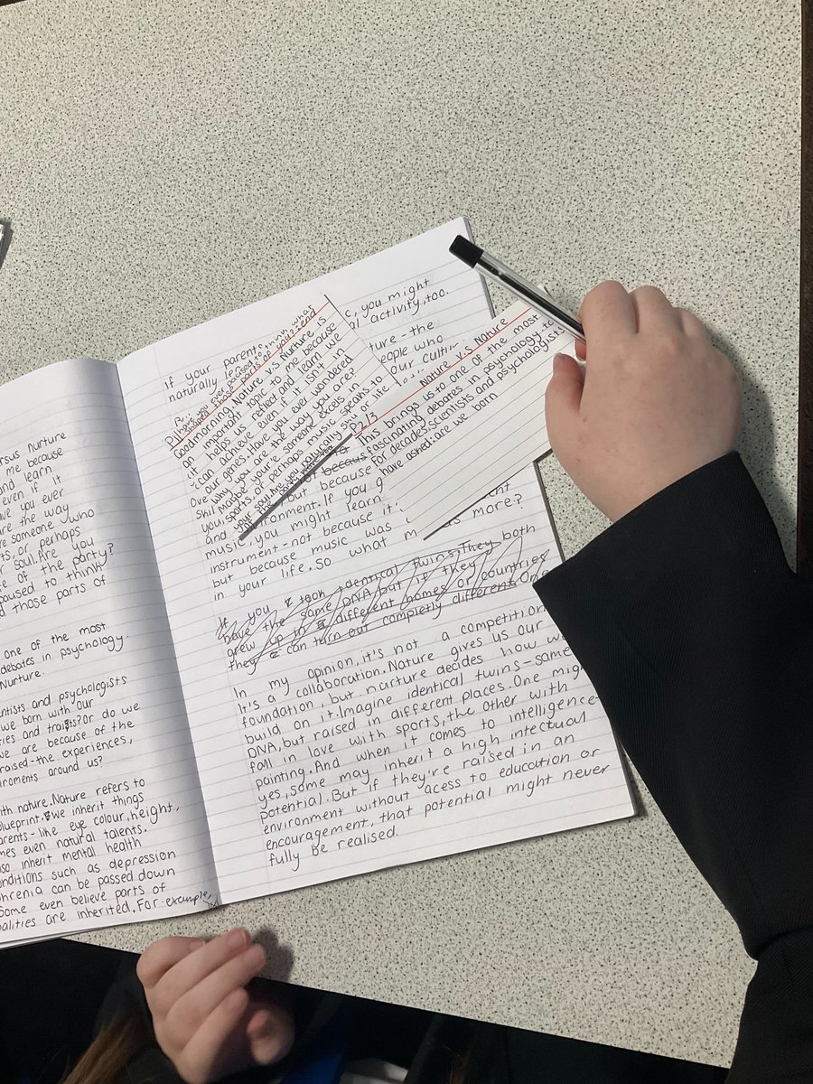 🎤 Huge well done to our students who are preparing and delivering formal presentations with confidence and clarity! Team English are so impressed by the wide range of thoughtful and passionate topics. A true celebration of maturity, voice and pride in their work! 👏✨