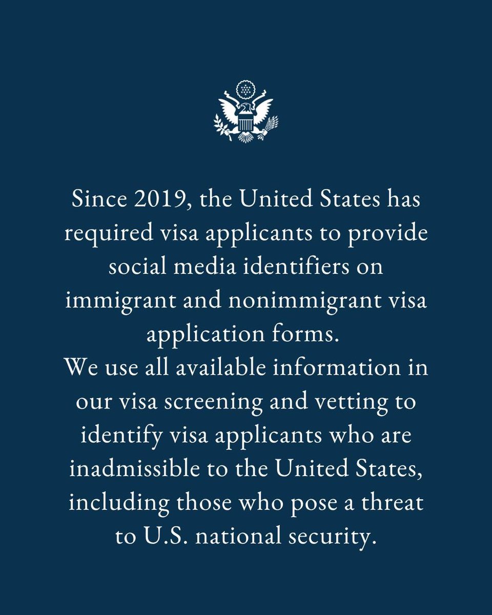 USEmbAlgiers's tweet image. 📢 منذ عام 2019، يُطلب من المتقدمين للحصول على تأشيرة دخول إلى الولايات المتحدة سواء للهجرة أو لغير الهجرة، إدراج حساباتهم على مواقع التواصل الاجتماعي ضمن استمارات التقديم.
يهدف ذلك إلى تعزيز إجراءات الفحص الأمني بدقة، من خلال الاستفادة من المعلومات المتاحة علنًا للمساعدة في…