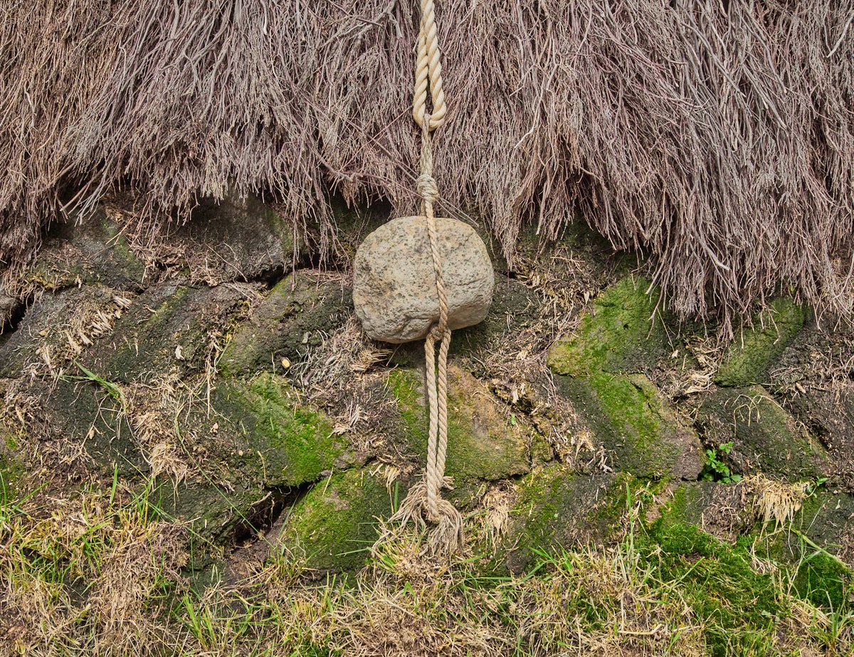57seoras's tweet image. Glencoe turf house. I hope there's a disclaimer as to its relevant authenticity. Good idea and tourists will get something of an idea, construction etc except for the living conditions and probable squalor of the time.
Kids might be inspired 🤔so good for that.
#Archaeology