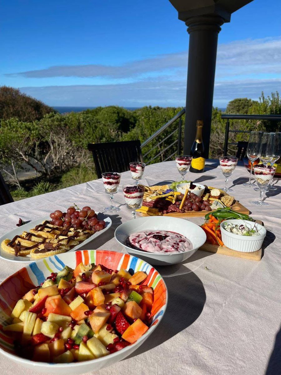 MsAphelele's tweet photo. Getting a chef to cook all your meals so you don’t have to do SH!T, highly recommend🤌🏾💕🥹
….Coz ain’t nobody tryna cook on a #Famcation 🤞🏾🥰♥️ https://t.co/i6sd3pboNA