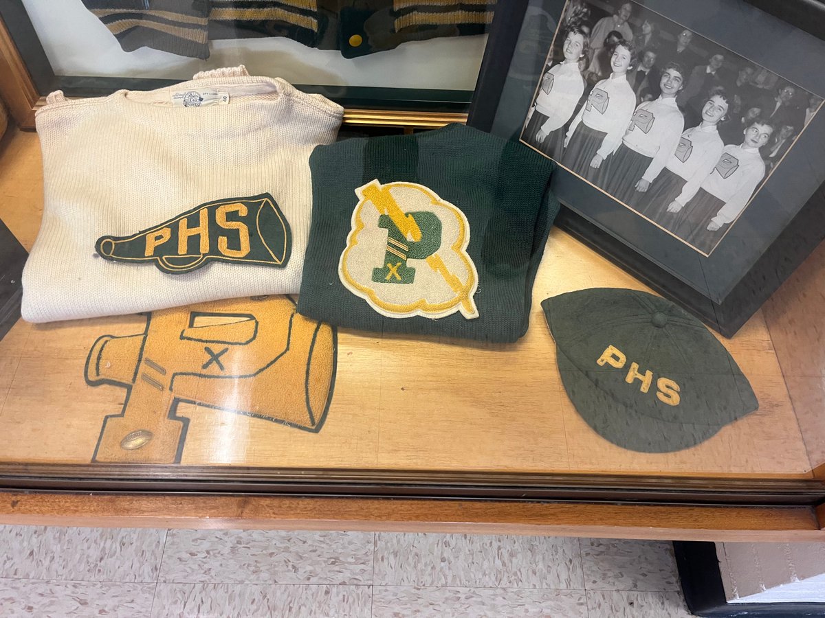 Had a great field trip to Lincoln Pius X the other day! Amazing history display, and I got the tour from 'Bolt historian Jim Hansen! Heard some great stories and saw all their awesome displays. Loved these Pius artifacts, including more gym bag goodness!