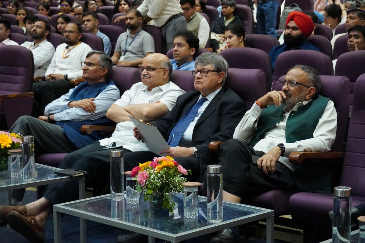 24th Edition of NITI Aayog’s In-House Lecture Series!

NITI Aayog organised the 24th edition of its In-House Lecture Series today on ‘Start-up India Journey: From Idea to Impact’. The session witnessed an engaging discussion between Shri Amit Jain, Co-Founder &amp; CEO, CarDekho