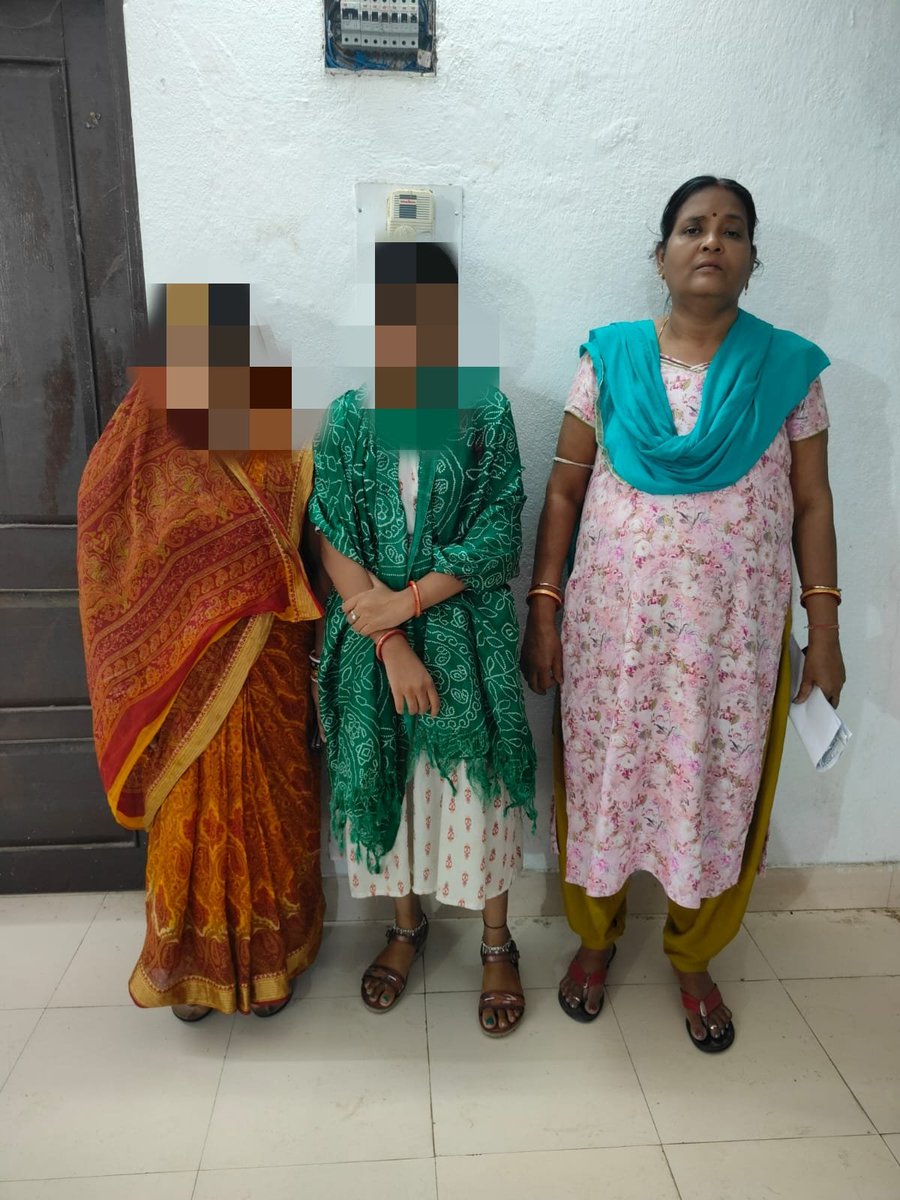 Nayagarh Police (@spnayagarh) on Twitter photo Sadar PS team has successfully rescued a minor victim girl and reunited her with family members after following all procedures.
<a href="/DGPOdisha/">DGP, Odisha</a>
<a href="/odisha_police/">Odisha Police</a>
<a href="/igcrcuttack/">IGP, Central Range Cuttack</a> Sadar PS team has successfully rescued a minor victim girl and reunited her with family members after following all procedures.
<a href="/DGPOdisha/">DGP, Odisha</a>
<a href="/odisha_police/">Odisha Police</a>
<a href="/igcrcuttack/">IGP, Central Range Cuttack</a>