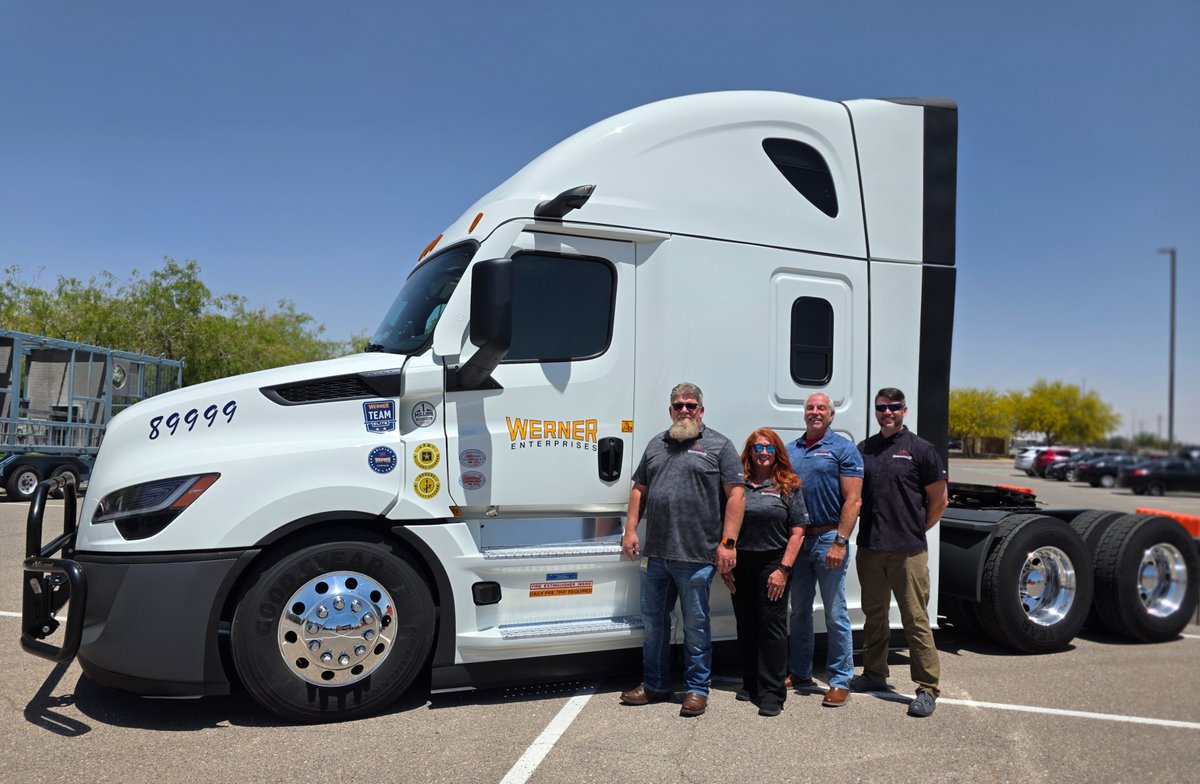 Proud to support our heroes as they transition to civilian life. Alec, Guy, Steve &amp; Gina joined the TAP Hiring Event to connect with service members planning their next move. 🇺🇸

Explore careers for veterans: wernerhiringheroes.com
#MilitaryMonday #HiringHeroes #VeteranCareers