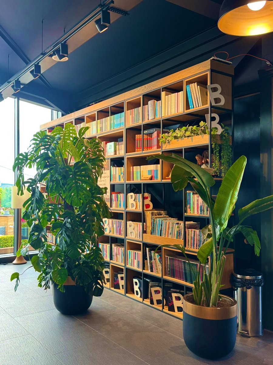 تزداد شخصيتك قوه كلما تقبلت النقص في حياتك . ؛
وتضعف أكثر كلما إشترطت الكمال وعدم الخطأ . .