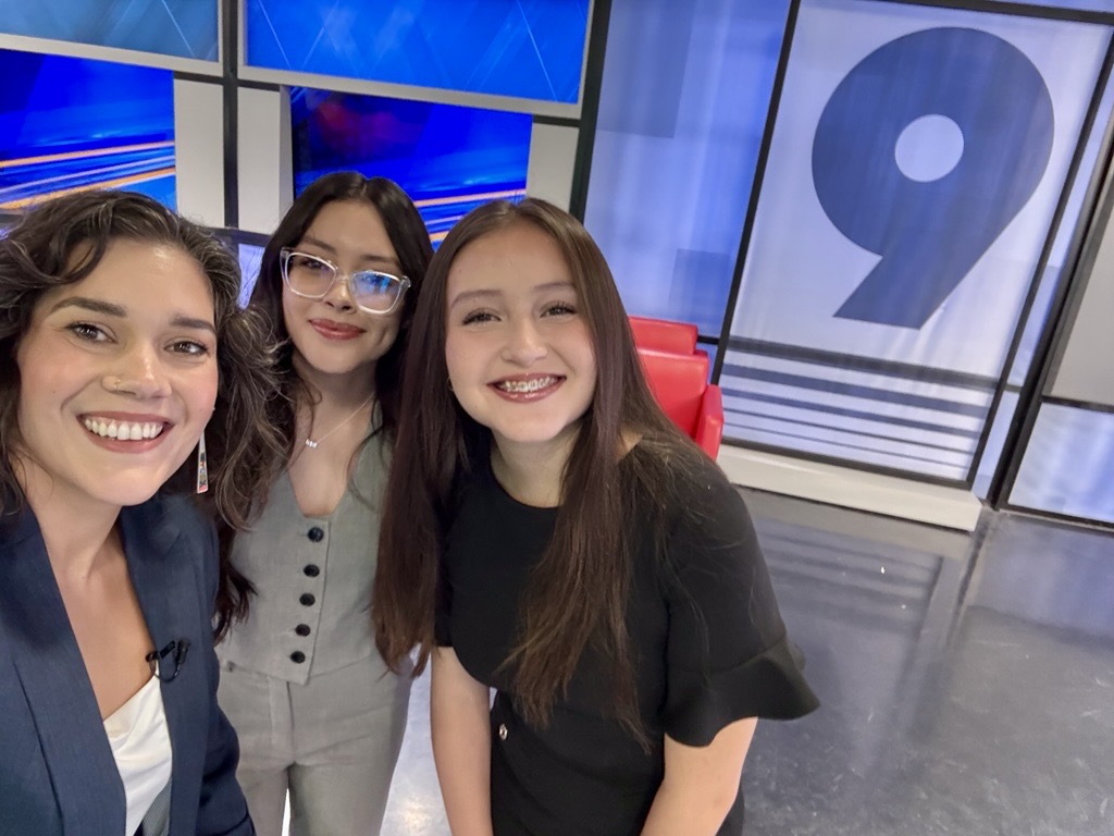 🎓✨ Celebrating Excellence! 🏆 Congrats to Alexa Chavez &amp; Sofia Lopez for winning $5,000 each! 💡📚 #NusendaCreditUnion #StudentOfTheWeek #ElPaso #LasCruces #EducationMatters #FutureLeaders #CommunityProud