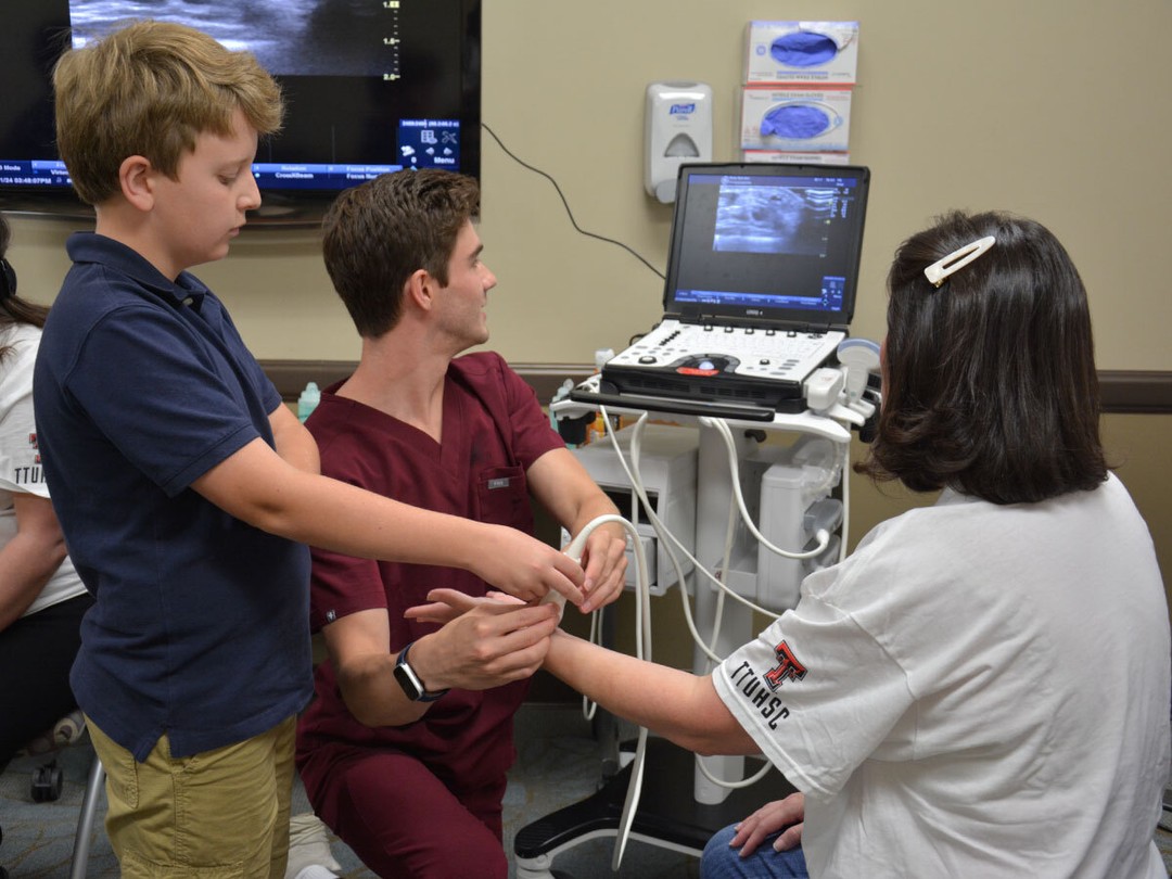 ttuhscson's tweet image. π£ 2 days left to register for Middle School to Medical School Summer Camp with @TTUHSC School of Medicine & @TTUHSCSON students!
ποΈ July 8th-10th
βοΈ Registration ends: July 2nd
πRegistration Link: ow.ly/oc2e50Wi5eo
π©For more information contact: somadm@ttuhsc.edu