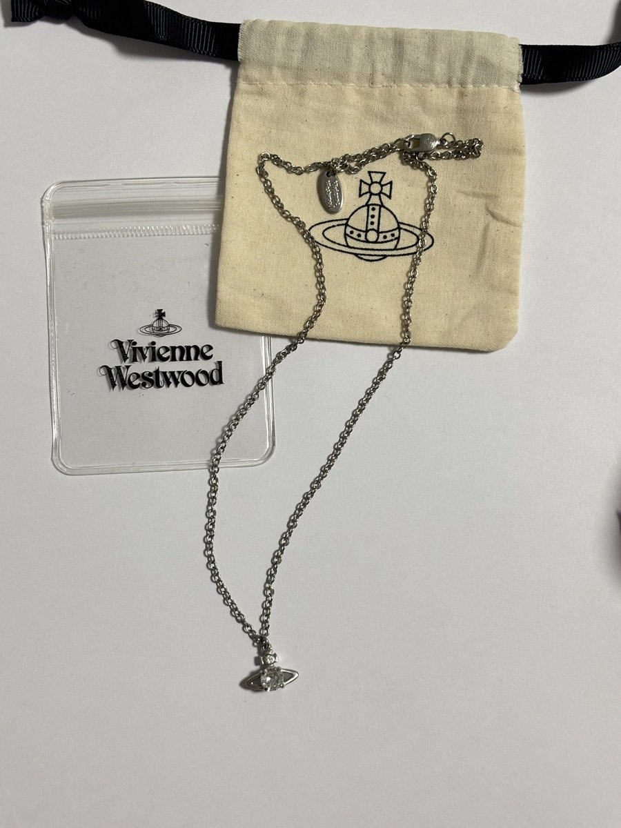 teeyusp's tweet photo. ส่งต่อ วิเวียน มีถุงครบ 

2,950 ส่งฟรี 📍📍🙏🏻

#ส่งต่อวิเวียน #VivienneWestwood #viviennewestwoodth #ส่งต่อvivienne 
#VivienneWestwoodมือสอง #สร้อยคอ #ส่งต่อเสื้อผ้า #โล๊ะตู้ https://t.co/sLgTxLt8d3