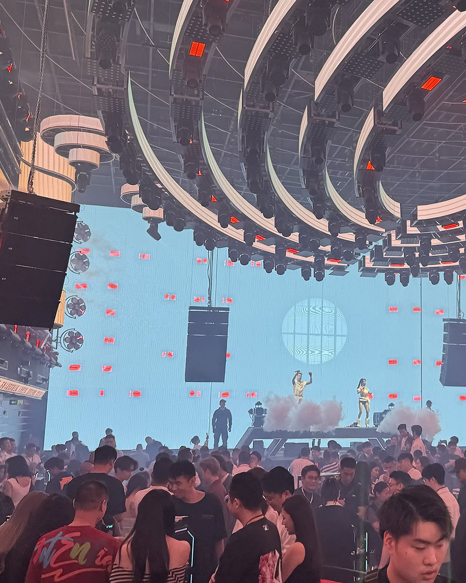 🔹 Guangzhou Foshan Galaxy Club
-
Speakers:
▪️[12] HDL 50-A
▪️[10] HDL 20-A
▪️[12] V 35 
▪️[6] S29
▪️[14] S 8028 II
-
Tag us in your posts and use #RCFaudio for a chance to be featured!
-
-
#RCFaudio #ExperienceRCF