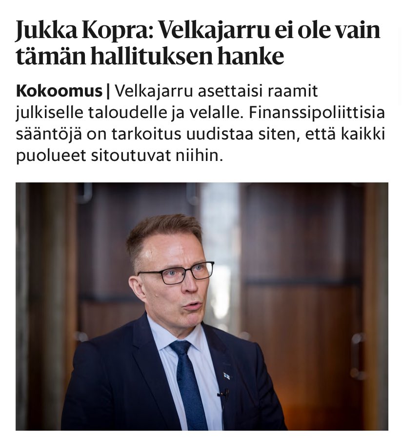 EeroAhtola's tweet photo. Tällä hetkellä kulutetaan rankasti liikaa tulevien sukupolvien kustannuksella.

Siksi velkajarru on hyvä olla.

Terve velkasuhde Suomelle on 35%. Nykymenolla velkasuhde on muutaman vuoden kuluttua 100%.

👇 https://t.co/jh8ZJsuGYQ