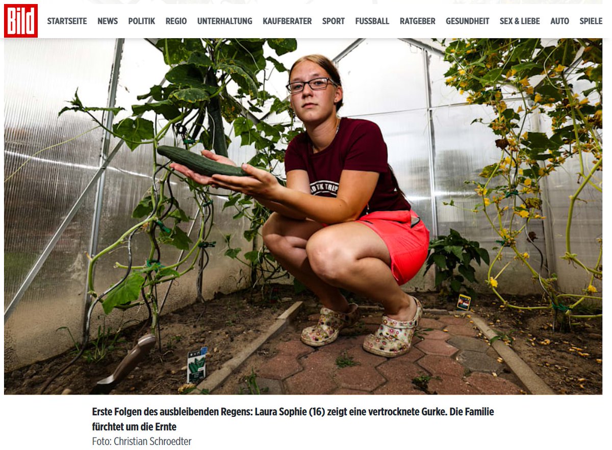 Sie sitzt im Gewächshaus und betrauert den ausbleibenden Regen.