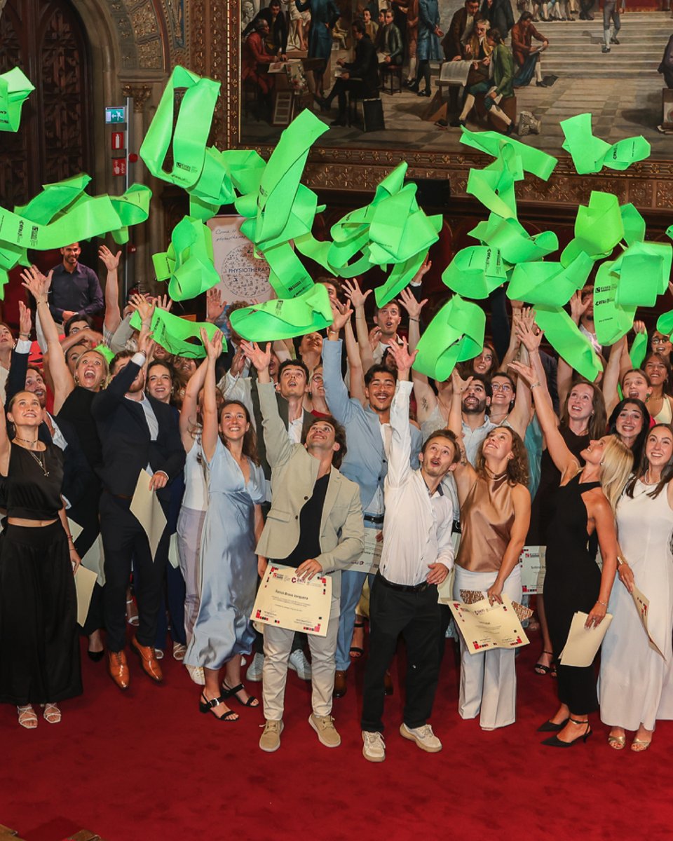 Enhorabona a tots els graduats i graduades d’aquest curs! 🌺

Heu arribat al final d’una etapa i en comença una de nova, plena de reptes i oportunitats. 

💗 Estem molt orgullosos de vosaltres. 

#EUSESAlumni #EUSES