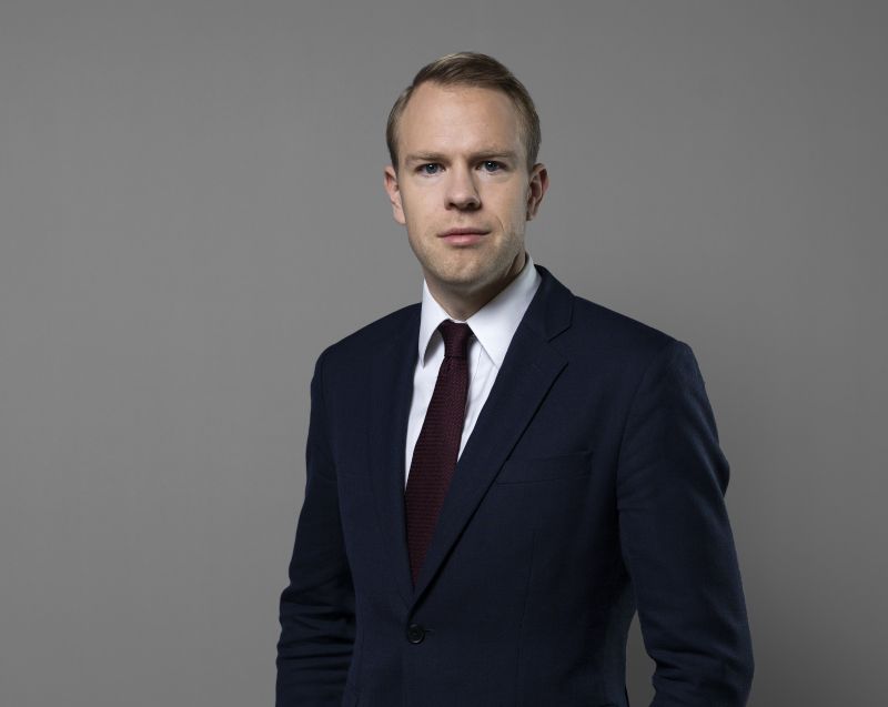 Utbdep's tweet image. Adam Alfredsson är ny statssekreterare hos utbildnings- och integrationsminister Simona Mohamsson. Adam kommer närmast från rollen som statssekreterare på Arbetsmarknadsdepartementet. Foto: Kristian Pohl AB/Regeringskansliet regeringen.se/pressmeddeland…