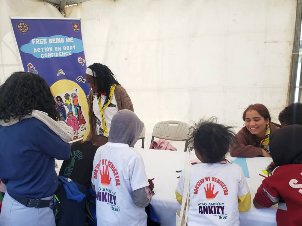 YessMpanazava's tweet photo. We joined the event by Orange Solidarité Madagascar on June 23 to celebrate kids ahead of Independence Day 🇲🇬. We played games, shared on Career Bridger, Free Being Me & climate change 🌍A fun day of learning and joy!
#yessgirlsmovement #FreeBeingMe
@africa_region @wagggsworld https://t.co/iIpfZM33xt